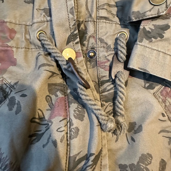 Kismet camo army green floral button zipper front hood drawstring coat jacket - Picture 8 of 12